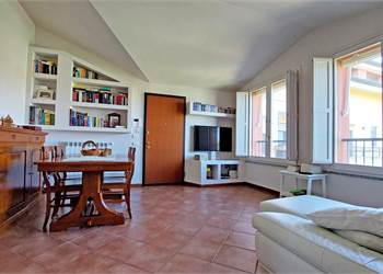 ULTIMO PIANO - 3 LOCALI 103 MQ.