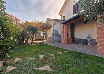 VENDITA ESCLUSIVA: IL FASCINO DI MORIMONDO IN VILLA E L'EFFICIENZA ENERGETICA