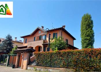 VILLA  IN CLASSE A - Porzione di Bifamigliare