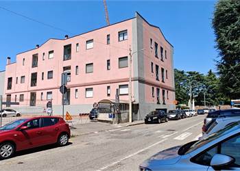 Accogliente Monolocale con Balcone e Cantina – Ultimo Piano con Ascensore! Prezzo: € 93.000